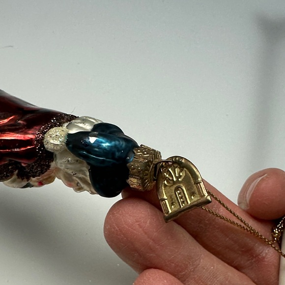 Christmas Carol Ornament of the Ghost of Christmas past - Picture 5 of 8